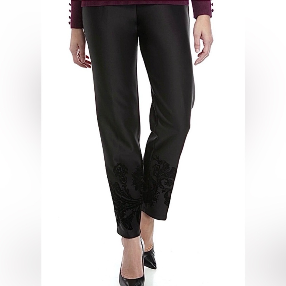 Neoprene/Scuba Slim Leg Pants w/ Design - NWT